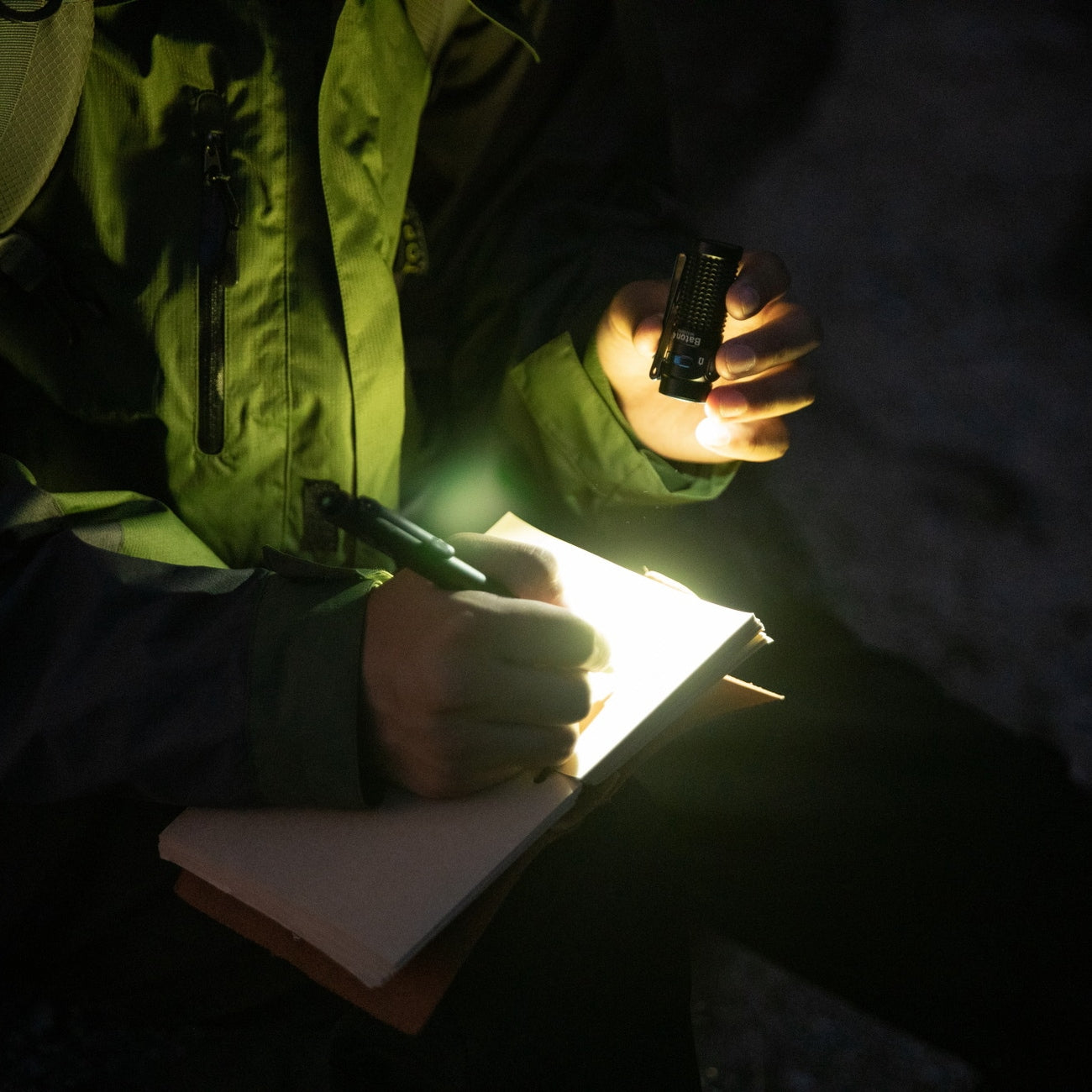 Latarka akumulatorowa Olight Baton 4 Black - 1300 lumenów