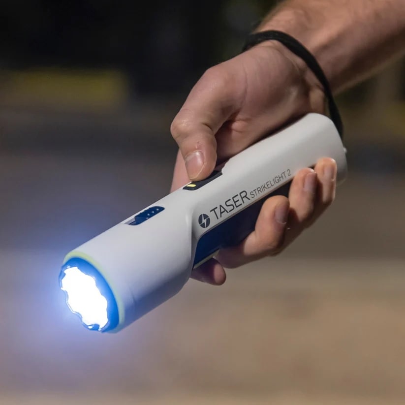 Paralizator Taser Strikelight 2.0 z latarką Axon - White
