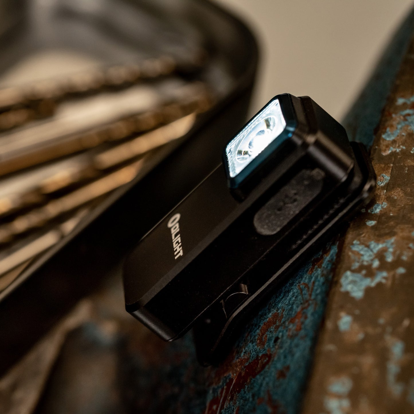 Latarka akumulatorowa Olight Oclip - 300 lumenów