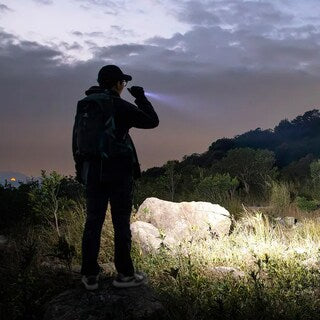 Latarka taktyczna Olight Warrior Ultra Olive Green - 2500 lumenów