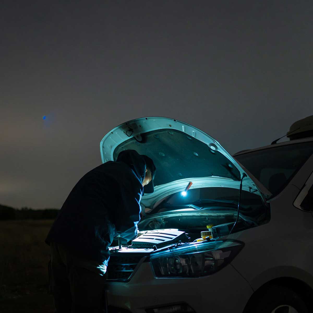 Latarka ze wskaźnikiem laserowym Olight Arkfeld Cool White Orange - 1000 lumenów