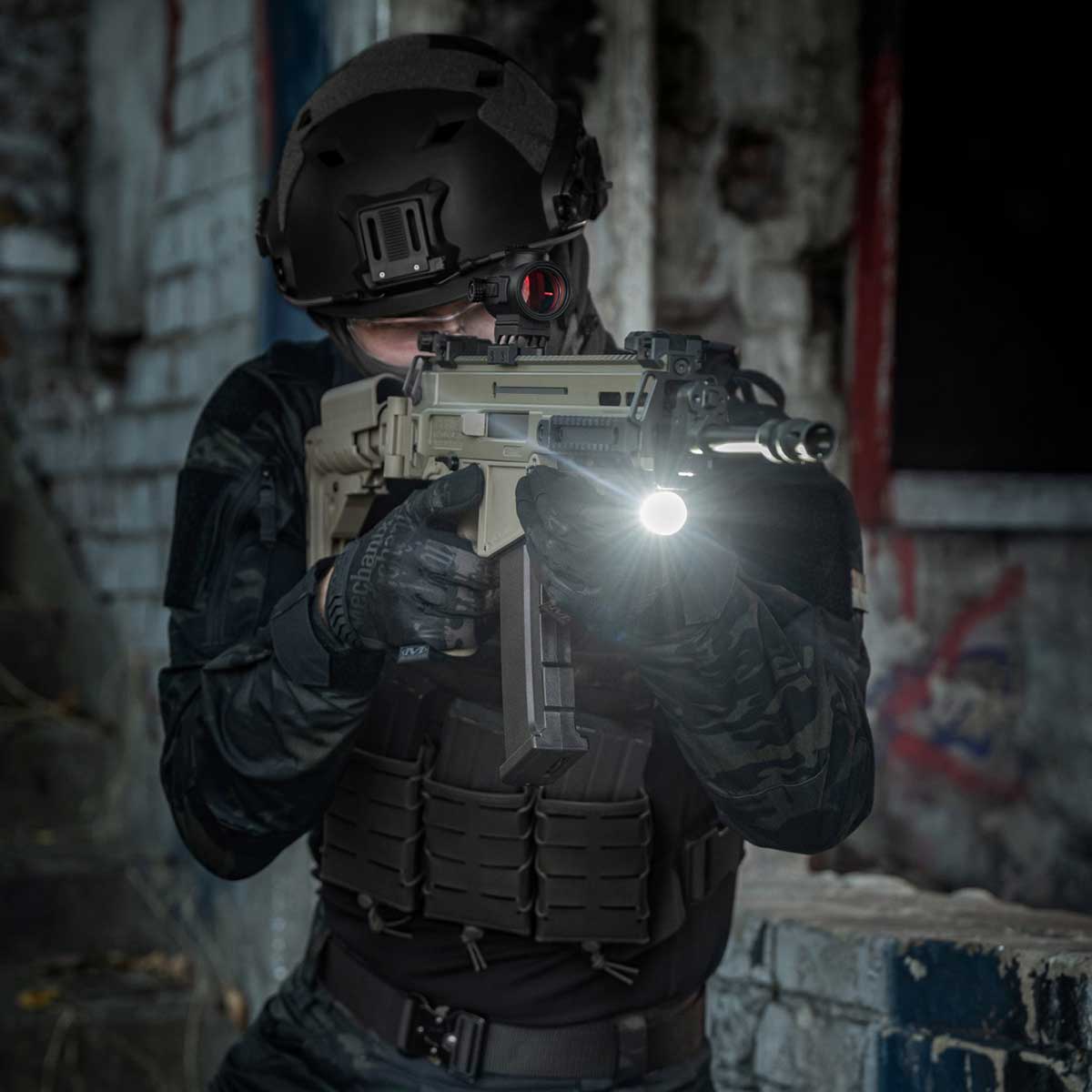 Latarka taktyczna Olight Sigurd Black - 1450 lumenów