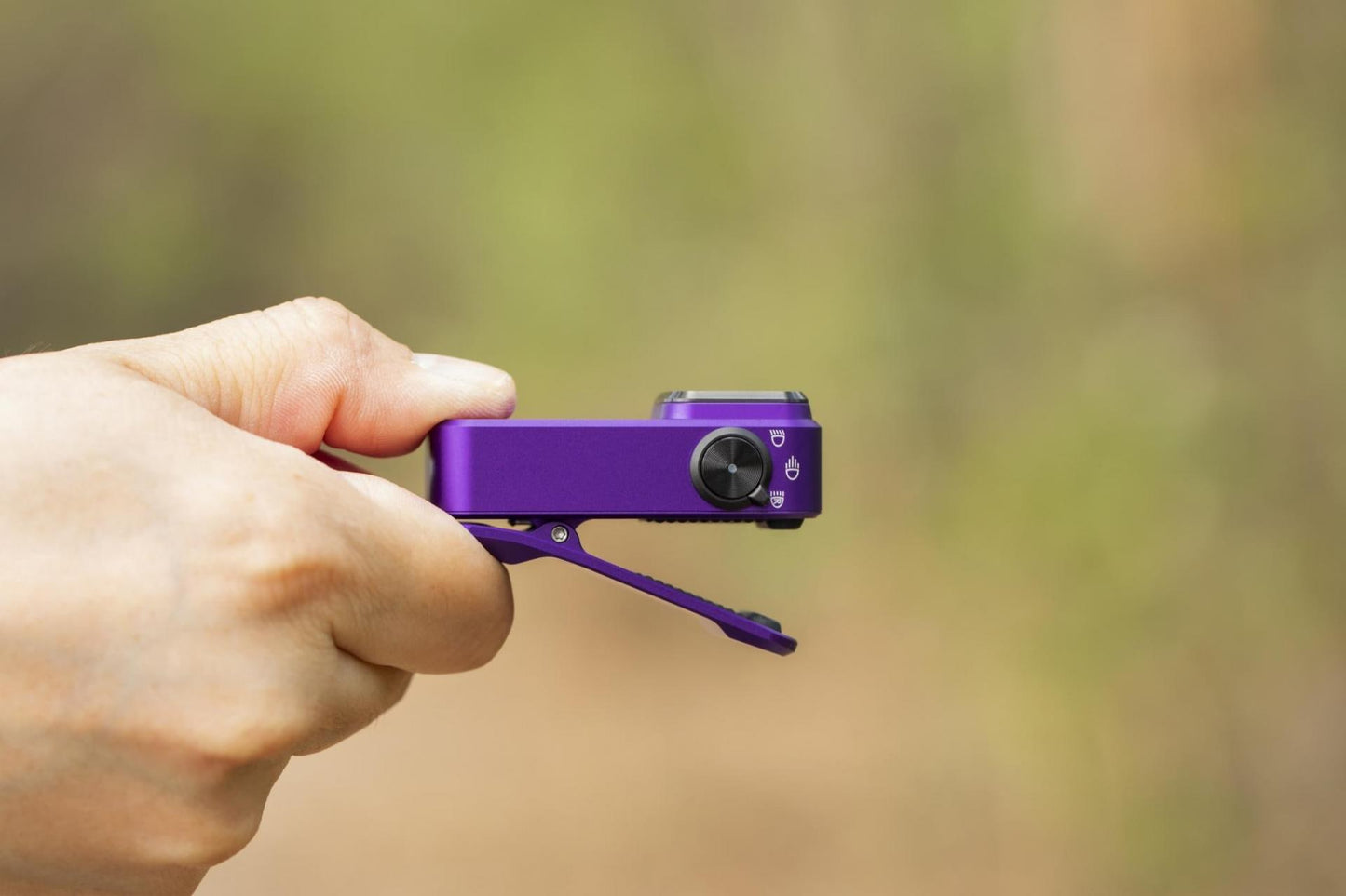 Latarka akumulatorowa Olight Oclip Pro Purple - 500 lumenów