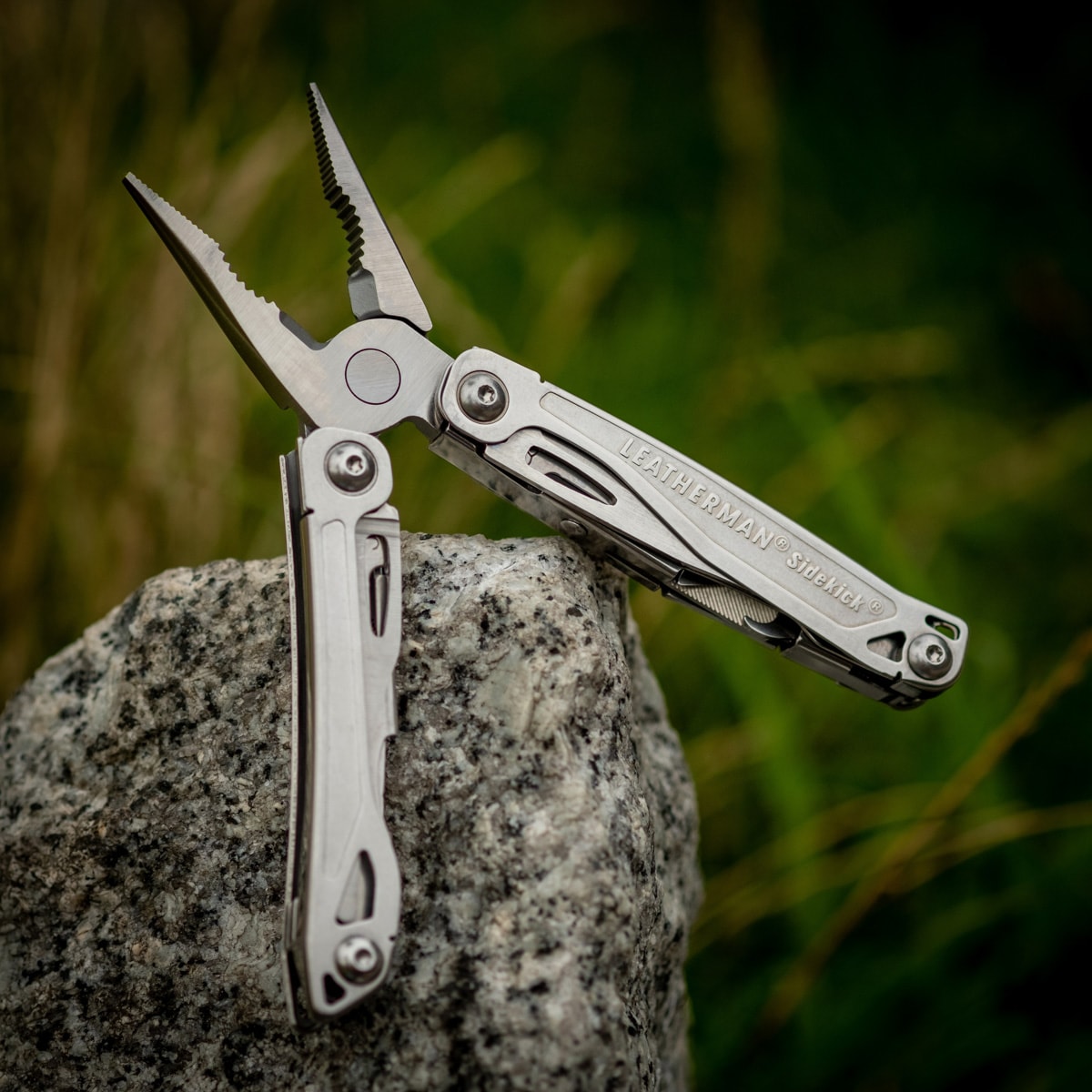 Multitool Leatherman Sidekick z kaburą