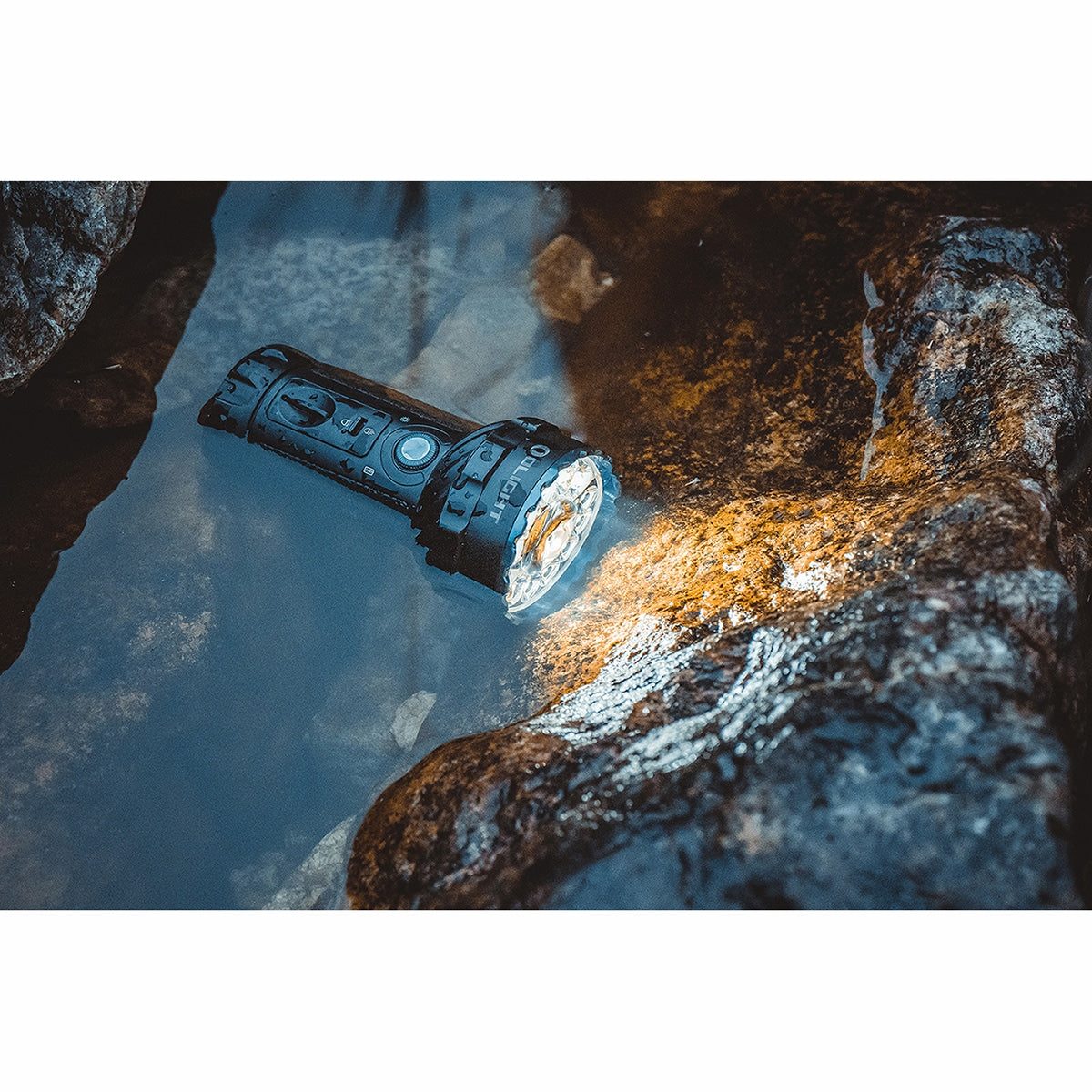 Latarka akumulatorowa Olight Marauder 2 Cool White - 14000 lumenów, zasięg 800 m