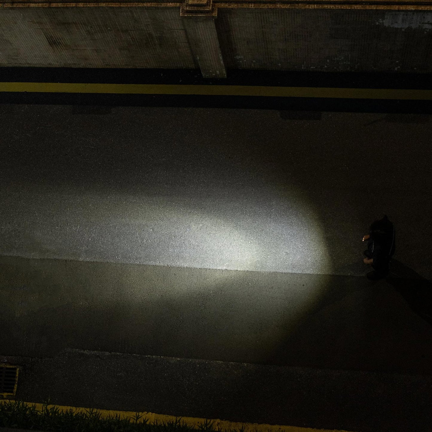 Latarka Olight I1R 2 Pro Center - 180 lumenów