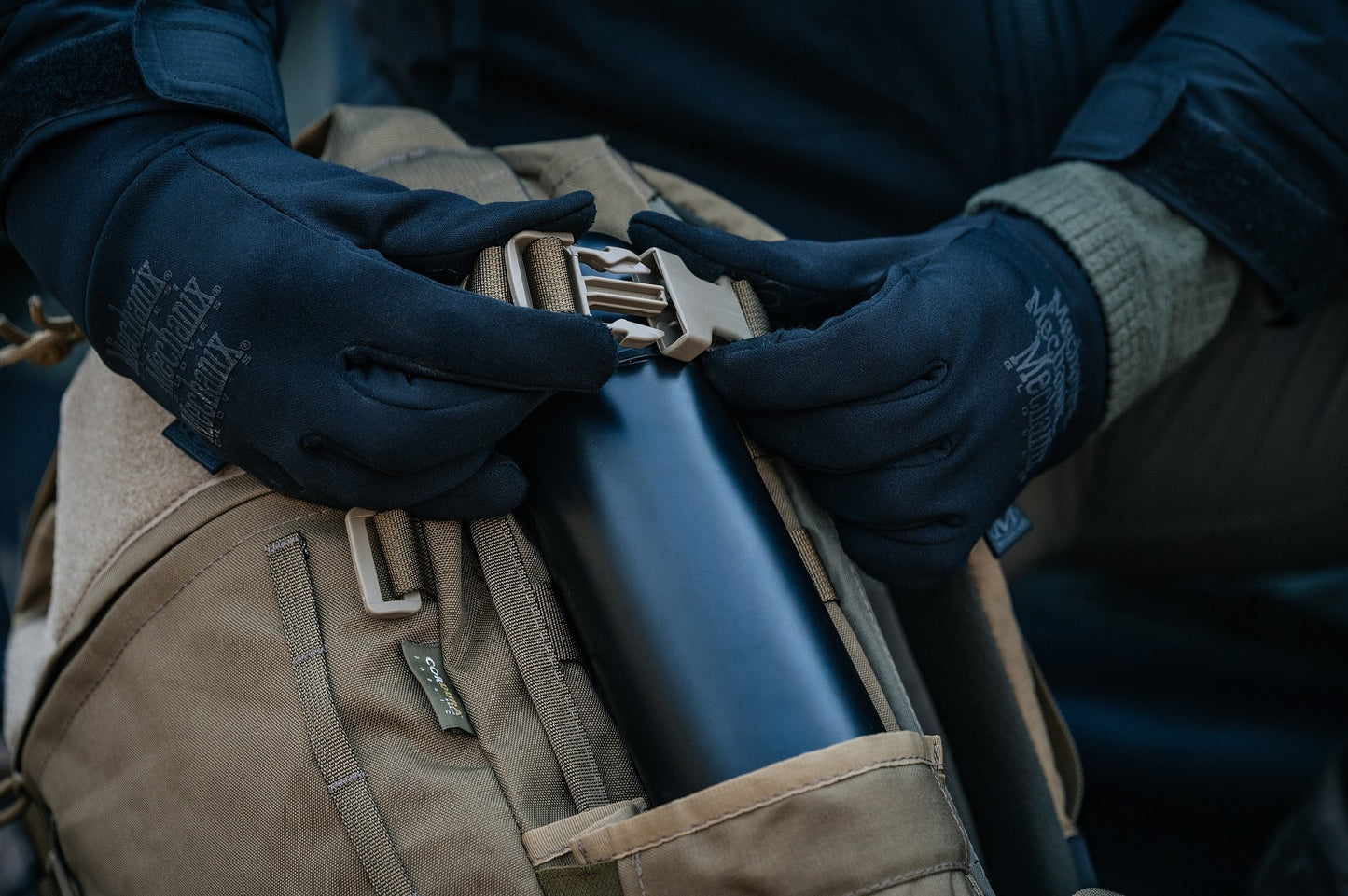 Rękawice taktyczne Mechanix Wear ColdWork Base Layer - Covert