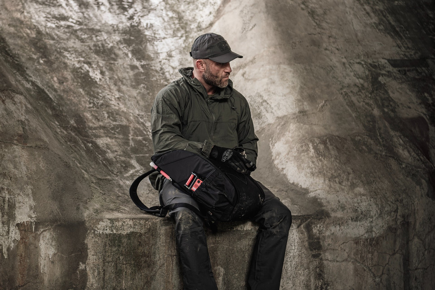 Plecak ewakuacyjny Helikon Bail Out Bag 25 l Black - z wyposażeniem