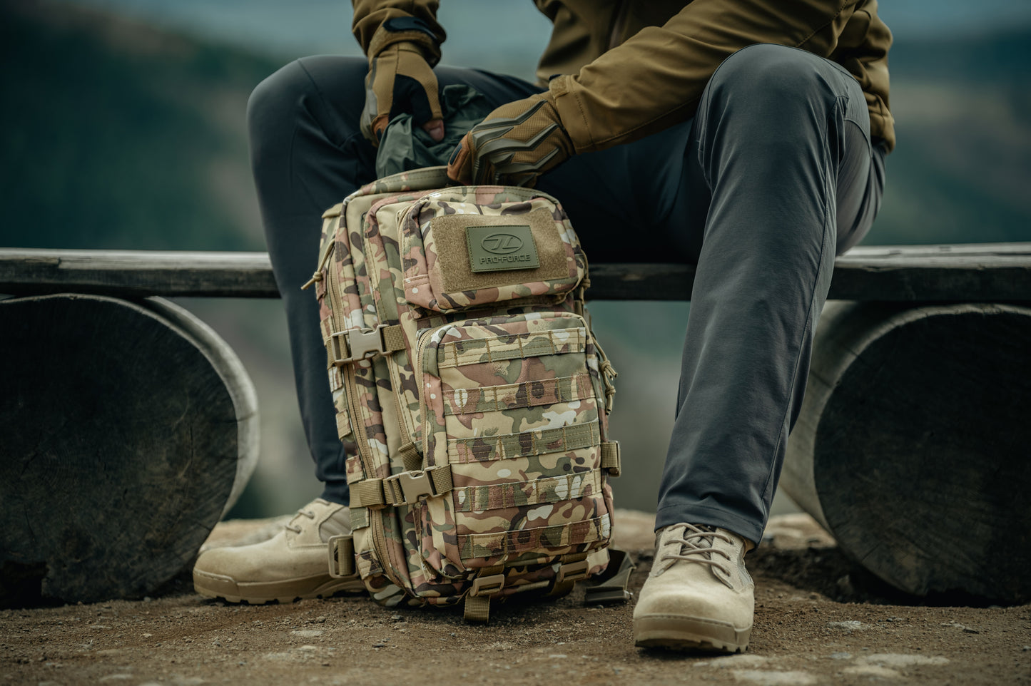 Plecak Highlander Forces Recon 28 l - Arid MC Camo