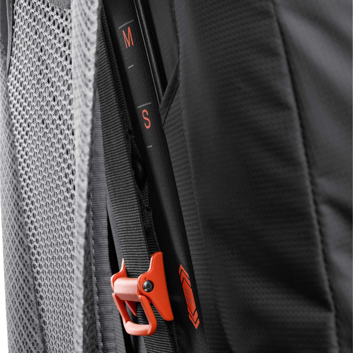 Plecak Deuter Futura Air Trek 60+10 l - Black/Graphite