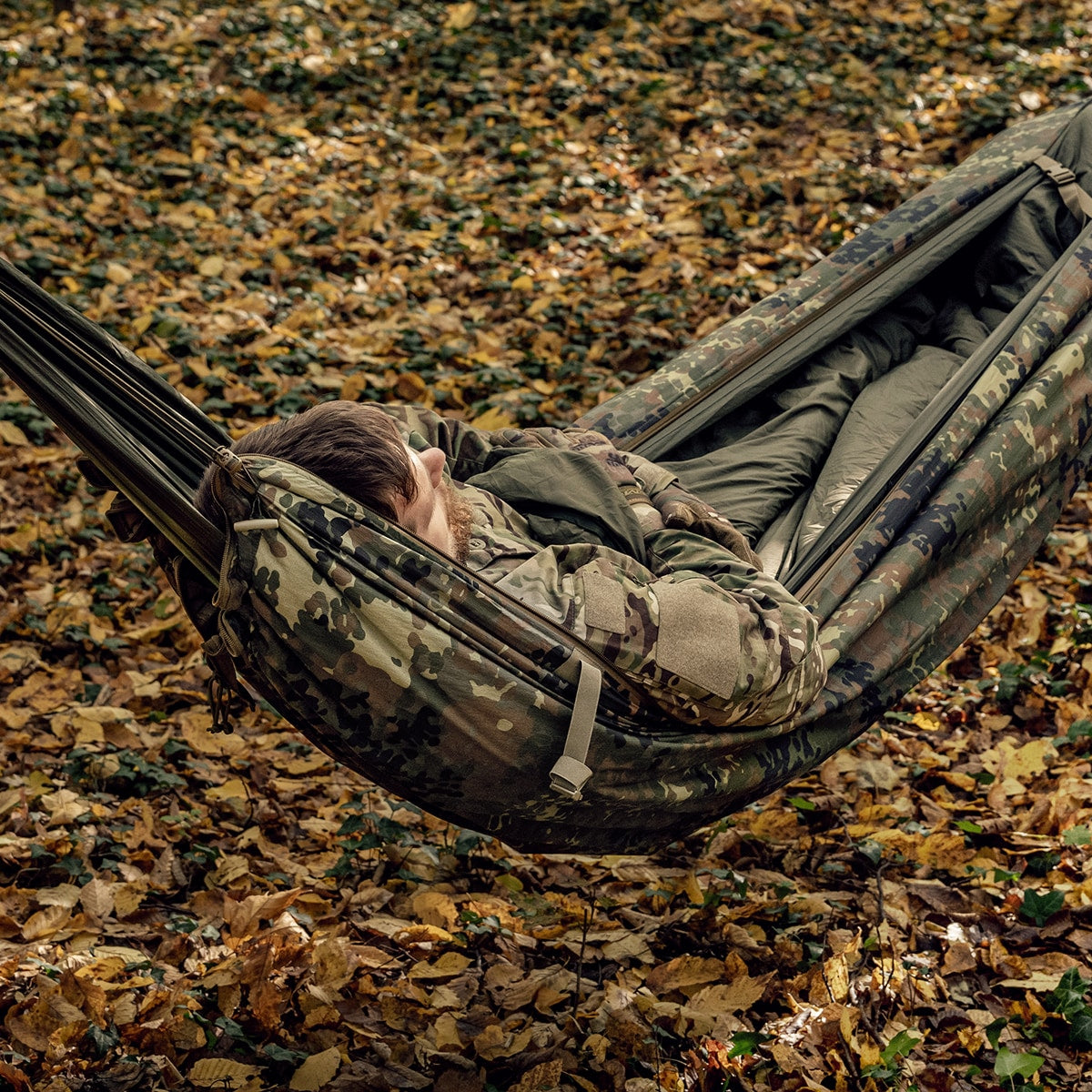 Ponczo Helikon Swagman Roll Climashield Apex z funkcją śpiwora - Flecktarn
