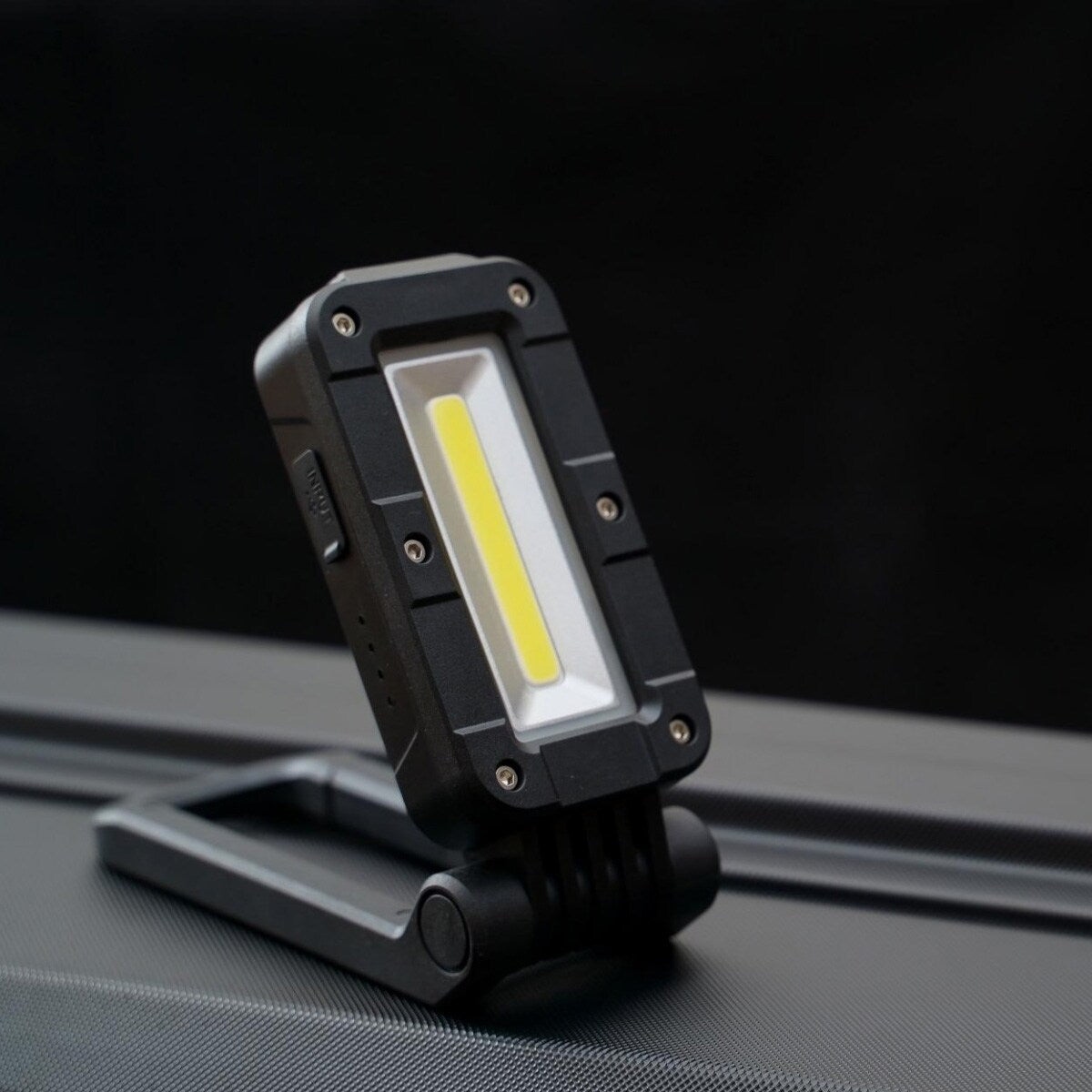 Lampa Olight Swivel Black - 400 lumenów