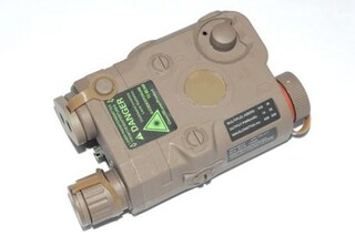 Pojemnik na akumulator FMA AN/PEQ 15 - tan (FMA-06-003914) G