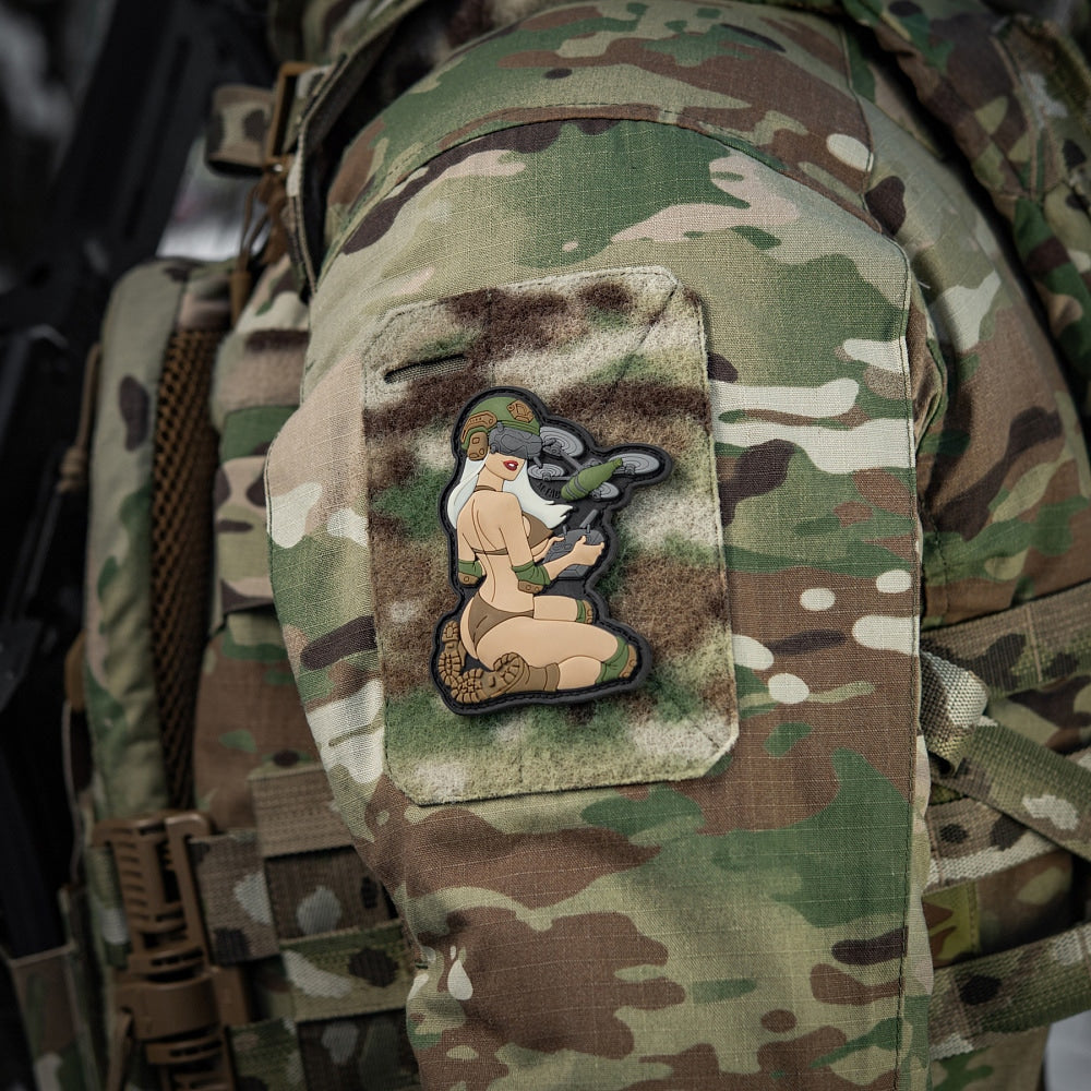 Naszywka M-Tac Tactical Girl No.6 PVC - Coyote/Olive